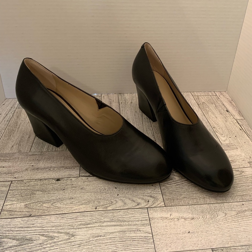 Botkier New York Black Haven Pumps size 9.5; with 2.5 Heel-Excellent Condition
